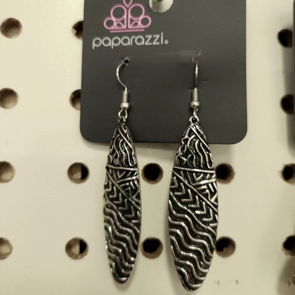 Paparazzi earrings
